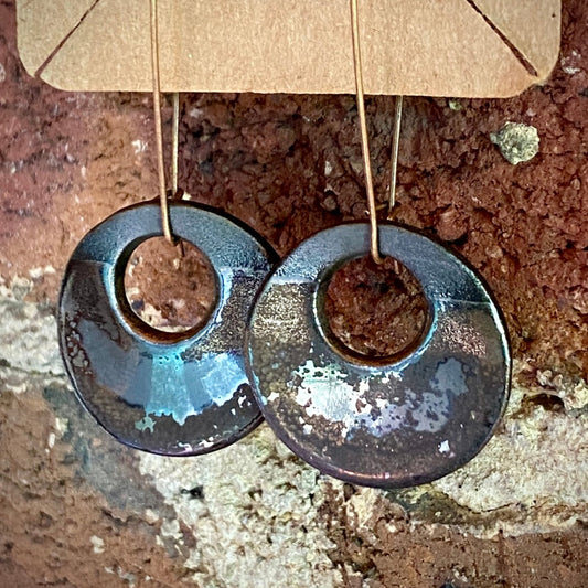 Disc earrings on brass hooks - black/vintage gold