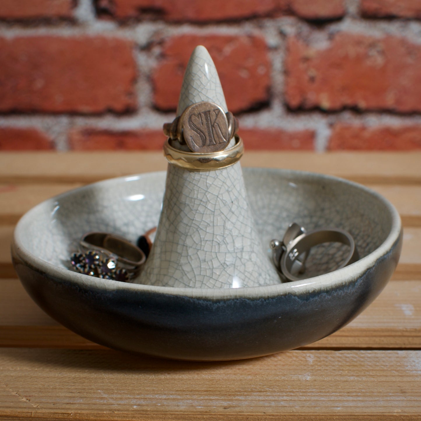 Ring holder - Crackle