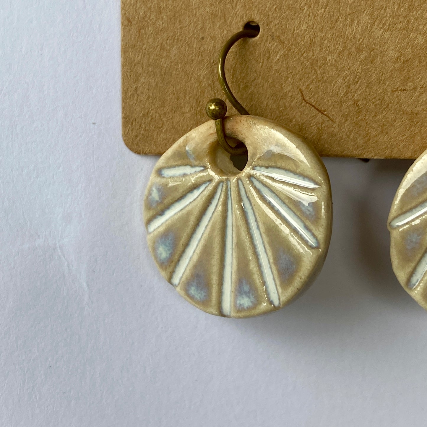 Disc earrings bronze hooks - milk glass scallop