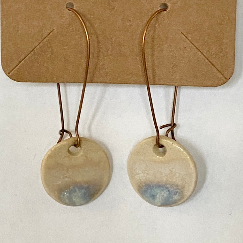 Disc earrings on copper hooks - white/blue