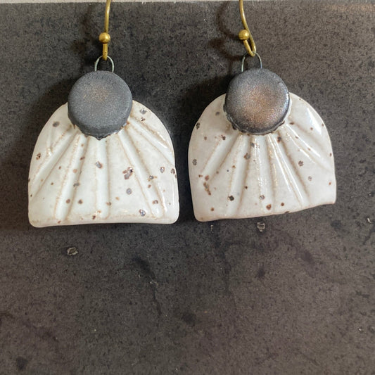 White/matte gold earrings - fan-shaped